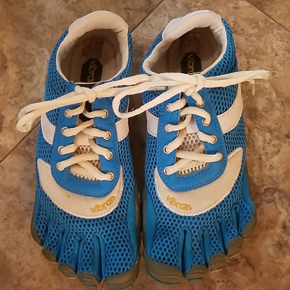 Vibram toes shoes